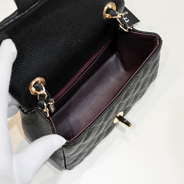 シャネルバッグ着用イメージ